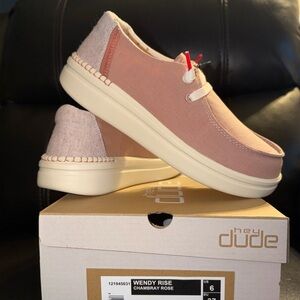 Hey Dude Wendy Rise Chambray Rose - US Women's Size 6.   EU 37  New In The box